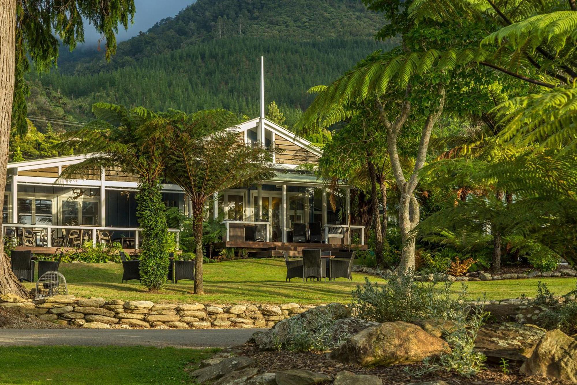 Raetihi Lodge Kenepuru Sounds Екстер'єр фото